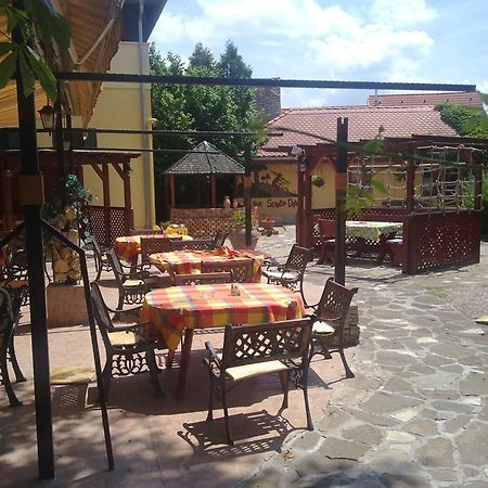 Vadasz Panzio Es Etterem Szombathely Bagian luar foto